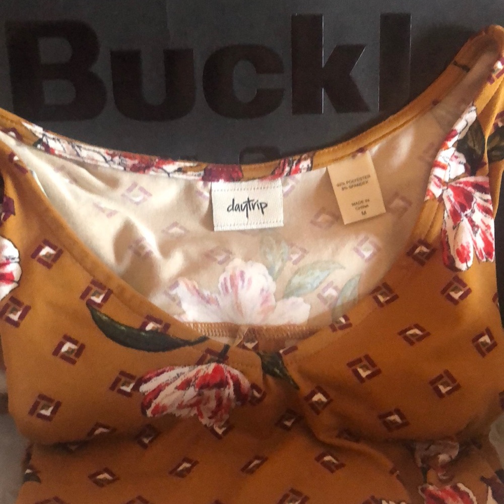 Buckle Top - Picture 7 of 7